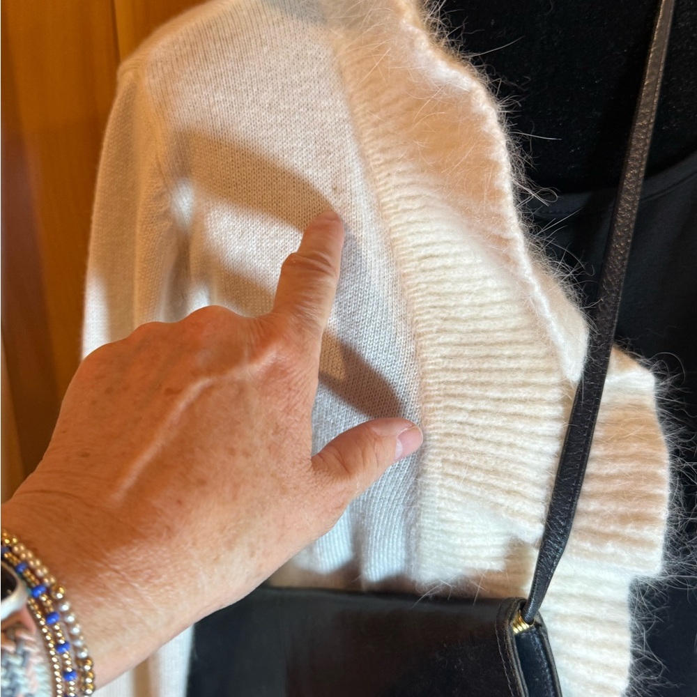 White House Black Market Elegant White Ruffled Women's Sweater, size Medium - Picture 12 of 12